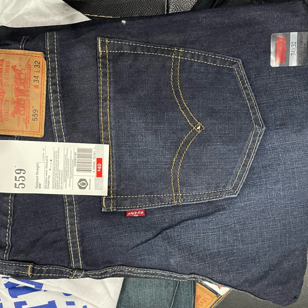 Levi’s 559 
W 34 x L 32 Mens New Jeans